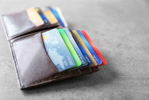 How to consolidate credit cards debt.